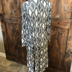 LuLaRoe Sweaters - LuLaRoe Sarah Cardi Black Diamond Print Small LuLaRoe Sweaters - LuLaRoe Sarah Cardi Black Diamond Print Small